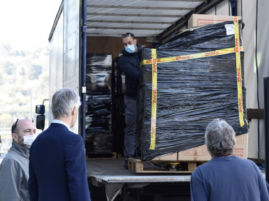 500 000 masques commandés à la Chine sont arrivés à Lyon