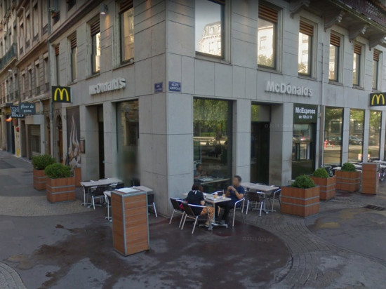 McDonald's décide de livrer à domicile à Lyon McDonald's décide de livrer à domicile à Lyon