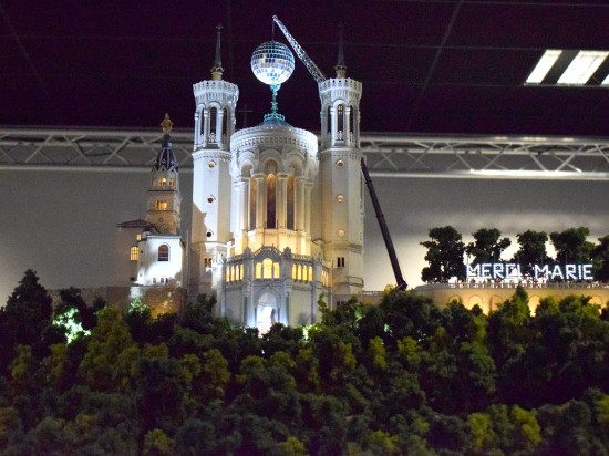 Mini World veut sa part des Lumières