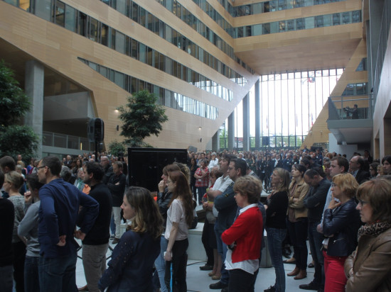 Mère de famille tuée dans le Rhône : un hommage rendu à l’Hôtel de Région