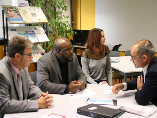 Le Délégué interministériel pour l’égalité des chances des Français d’Outre-mer en déplacement dans l’Est Lyonnais Le Délégué interministériel pour l’égalité des chances des Français d’Outre-mer en déplacement dans l’Est Lyonnais