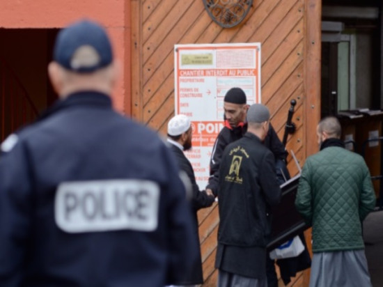 Explosion près d'une mosquée à Villefranche : un prêche dans le calme et sous haute surveillance