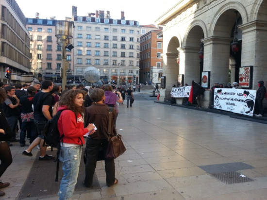 Lyon : plus d&rsquo;une centaine de personnes pour un hommage &agrave; Cl&eacute;ment M&eacute;ric