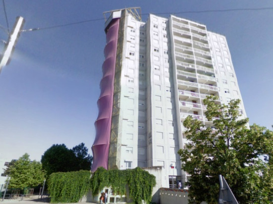 Vaulx-en-Velin : un enfant de 12 ans décède après une chute de 15 mètres Vaulx-en-Velin : un enfant de 12 ans décède après une chute de 15 mètres