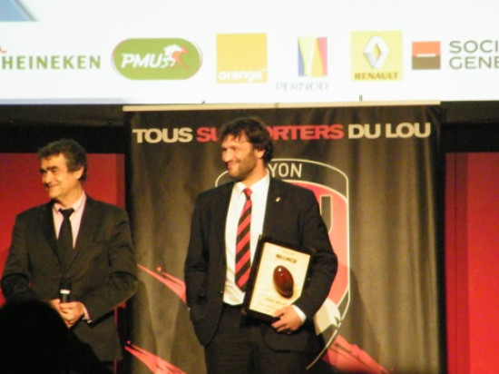 Lionel Nallet reçoit un Oscar Midi Olympique Lionel Nallet reçoit un Oscar Midi Olympique