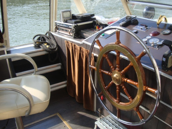 Une p&eacute;niche de 40 m&egrave;tres coule dans le port Edouard Herriot