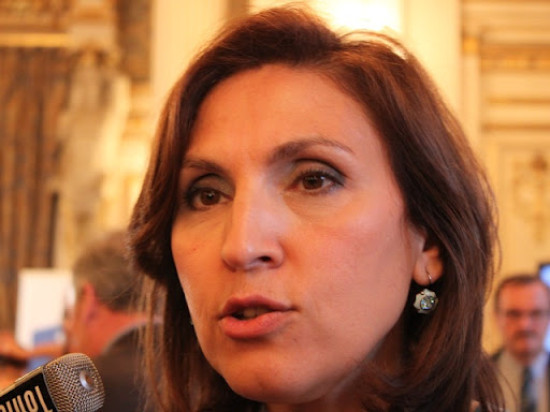 Maintien de la mise en examen de Sarkozy : "Ca va le rendre encore plus sympathique" selon Nora Berra