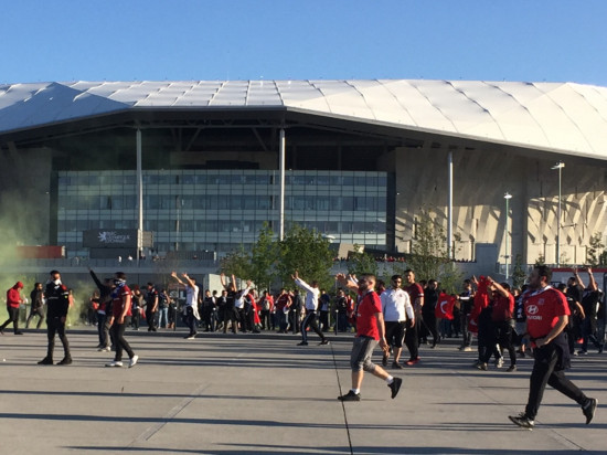 Débordements lors d'OL-Besiktas : un supporter turc condamné à de la prison ferme