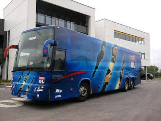 Caillassage du bus de l'OL : Aulas a-t-il diffamé?