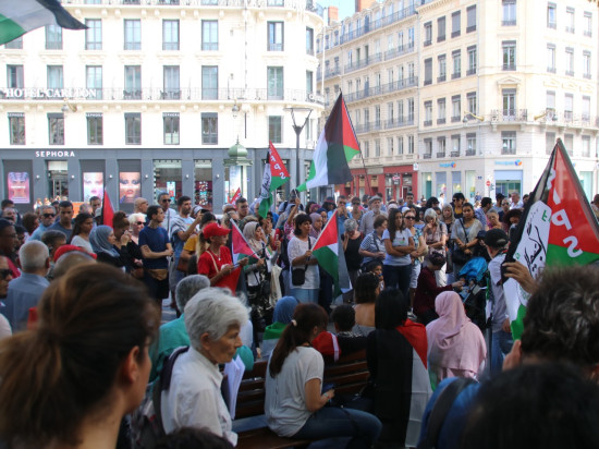 Lyon : rassemblement en soutien des Palestiniens place de la République