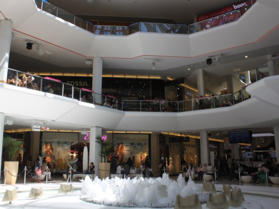 Gilets jaunes : la fréquentation des magasins en baisse le samedi à Lyon Gilets jaunes : la fréquentation des magasins en baisse le samedi à Lyon