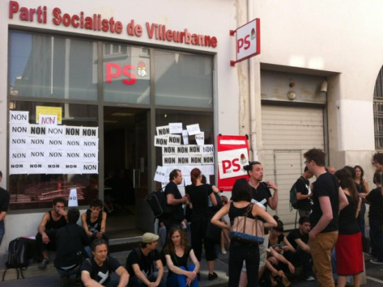 Une quarantaine d'intermittents envahissent la fédé PS de Villeurbanne Une quarantaine d'intermittents envahissent la fédé PS de Villeurbanne