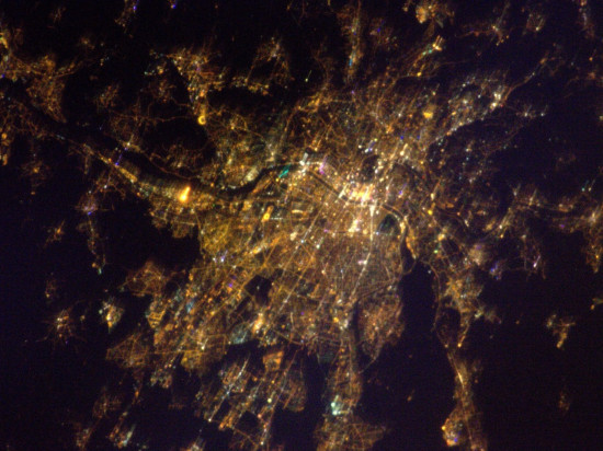 Depuis l’ISS, l’astronaute Thomas Pesquet publie un (vrai) cliché de Lyon