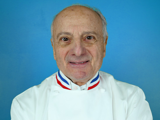 Pierre Orsi, chef étoilé à Lyon : "C'est grâce au bonhomme Paul Bocuse que j'ai aimé la cuisine"
