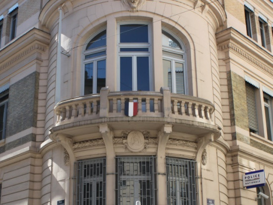 Villeurbanne : il tire avec son pistolet sans faire de blessés Villeurbanne : il tire avec son pistolet sans faire de blessés