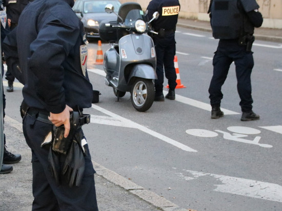 Lyon : ils se mettent à quatre pour voler un scooter