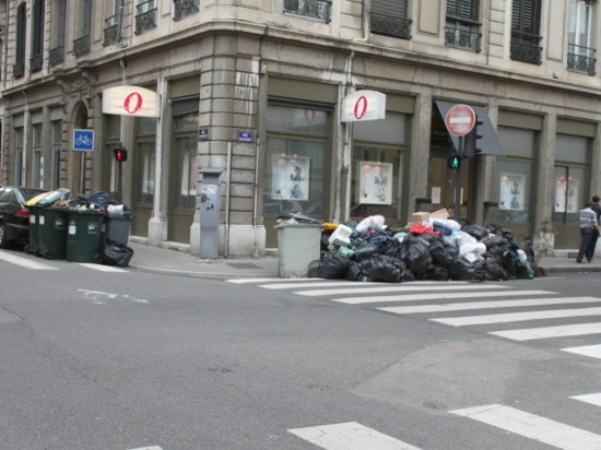 Eboueurs : la grève terminée, les négociations se poursuivent Eboueurs : la grève terminée, les négociations se poursuivent