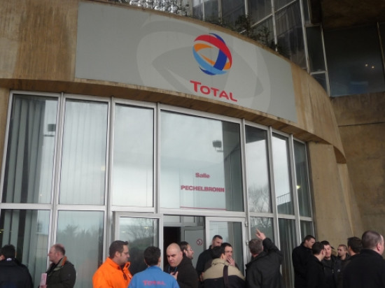 Raffinerie de Feyzin : grève reconduite au moins jusqu'à jeudi midi