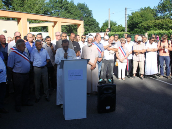 Attentat : une centaine de personnes au rassemblement des autorités musulmanes à Villefontaine