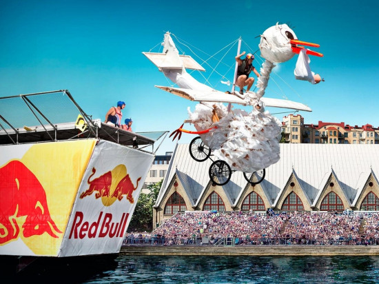 Red Bull va faire planer les Lyonnais dans la Darse de Confluence Red Bull va faire planer les Lyonnais dans la Darse de Confluence