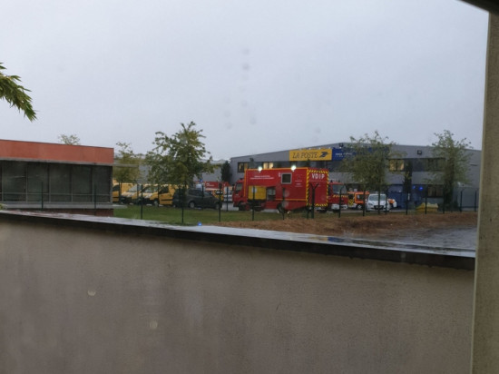 Colis suspect au centre de tri de la Poste à Vaulx-en-Velin Colis suspect au centre de tri de la Poste à Vaulx-en-Velin