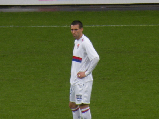 L’ancien joueur de l’OL, Anthony Réveillère, prend sa retraite