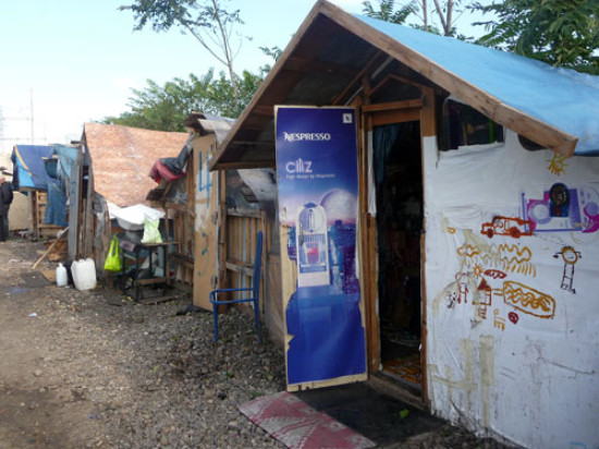 Les Roms de Saint-Priest trouvent refuge dans une église de Gerland
