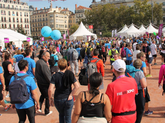 Des bénévoles recherchés pour distribuer des fleurs à l’arrivée du Run In Lyon