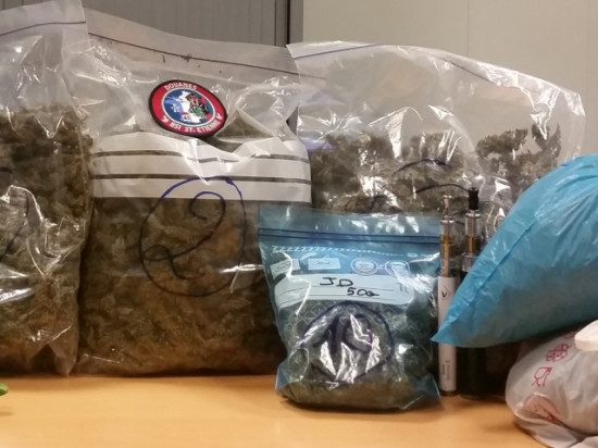 Trois Lyonnais interpellés avec 3 kg de cannabis sur l'A7 Trois Lyonnais interpellés avec 3 kg de cannabis sur l'A7