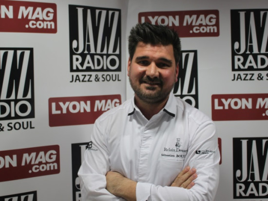 Sébastien Bouillet : "Un livre qui rend accessible les recettes de chef en pâtisserie" Sébastien Bouillet : "Un livre qui rend accessible les recettes de chef en pâtisserie"