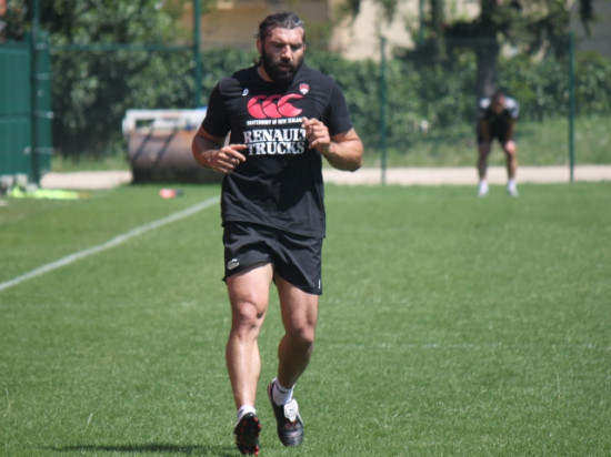 Sébastien Chabal lourdement sanctionné pour son geste violent ? - VIDEO
