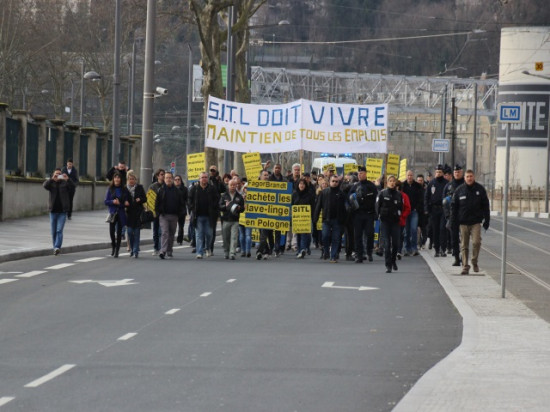 SITL : les salariés manifestent pendant l'inauguration du prolongement du T1