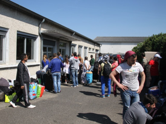 Squat de Gerland : les expulsés accueillis dans un local à Décines