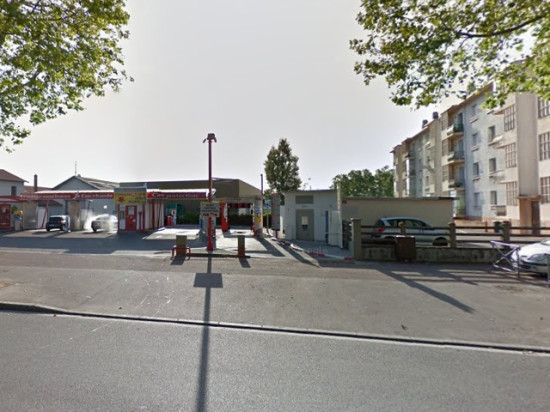 Vénissieux : pour voler la voiture de sa victime il l'a menace et l'enferme dans le coffre