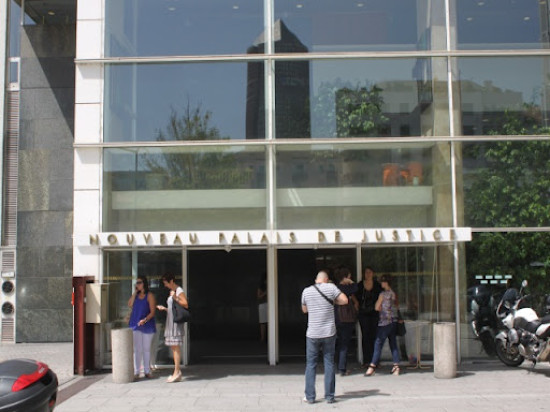 Un homme condamn&eacute; &agrave; de la prison ferme pour avoir mis le feu &agrave; une auto-&eacute;cole