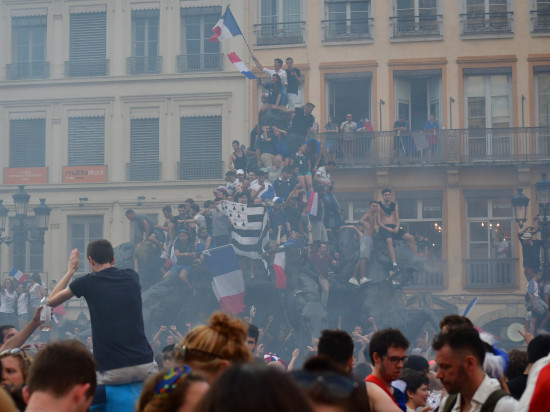 Lyon en folie après la victoire des Bleus