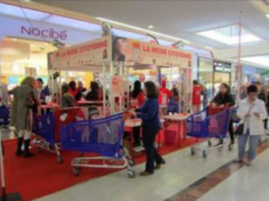 Centre commercial Ecully Grand Ouest : donnez vos vêtements contre des bons d'achats !