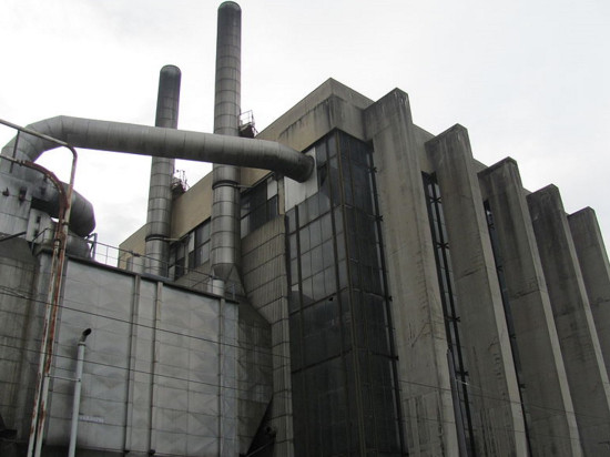 En sortant d'un festival de musiques électroniques, elle se tue en chutant d'un toit En sortant d'un festival de musiques électroniques, elle se tue en chutant d'un toit