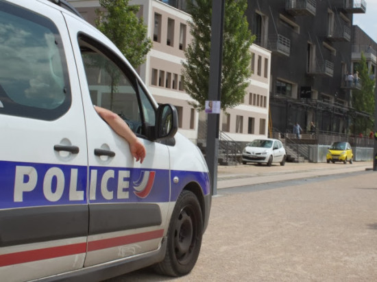 Vénissieux : il se sert de sa fille pour voler des canettes de bière