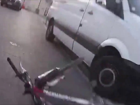 La vidéo d’un cycliste renversé à Villeurbanne fait le buzz !