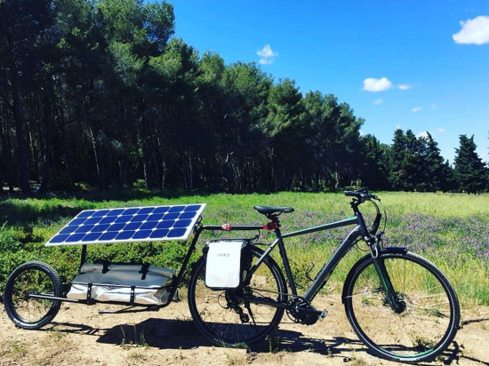 Nicolas Hulot lance "The Sun Trip", la course de vélo solaire qui reliera Lyon à Canton en Chine