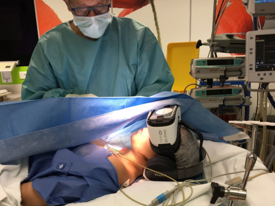 Lyon : trois jeunes créent une cagnotte pour des casques de réalité virtuelle à l’hôpital