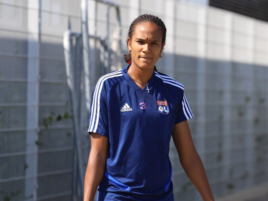 OL féminin : Bouhaddi et Wendie Renard distinguées par l'UEFA
