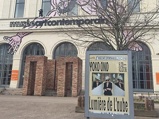 La visite de Yoko Ono à Lyon pourrait être compromise