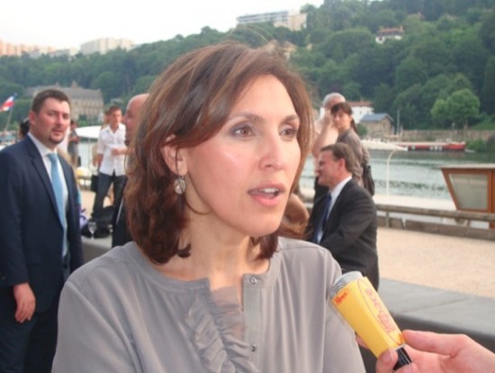 Homosexualité : Nora Berra répond «aux professionnels de la polémique»