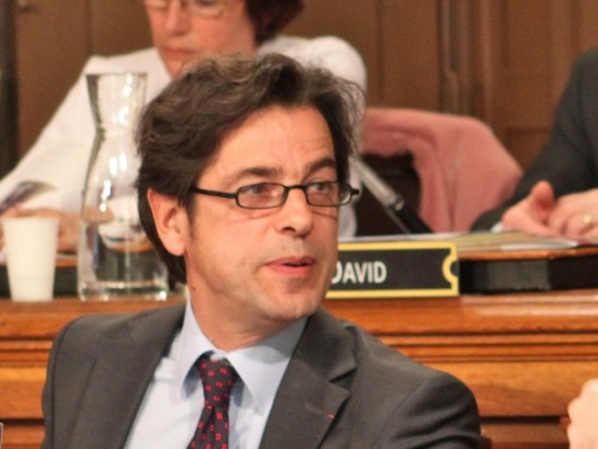 Hamelin veut rendre les Halles aux commerçants