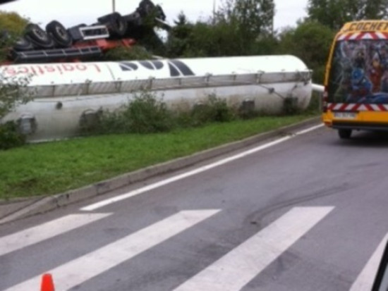 L'A42 coup&eacute;e en raison d'un accident de camion