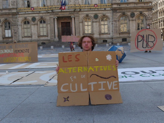 A une semaine du second tour, Youth for Climate réclame plus d’écologie devant l’Hôtel de Ville de Lyon