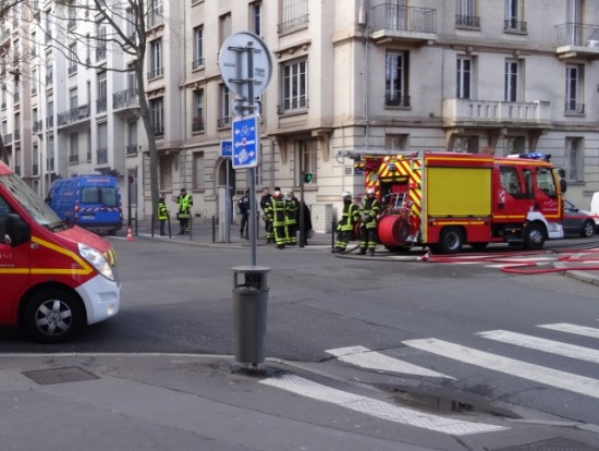 Lyon : un supermarché évacué après une fuite de gaz dans le 7e arrondissement Lyon : un supermarché évacué après une fuite de gaz dans le 7e arrondissement