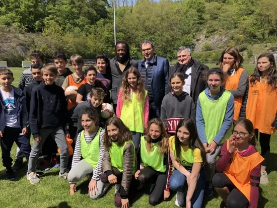 J-30 avant la coupe du monde de football féminin : les jeunes supporters de Lyon se préparent